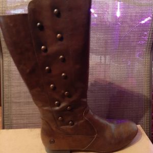 Born Martika tall boots w/buttons (tan/brown) 9.5